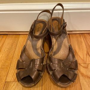 5/$25 - Clark’s Artisan wedge sandals